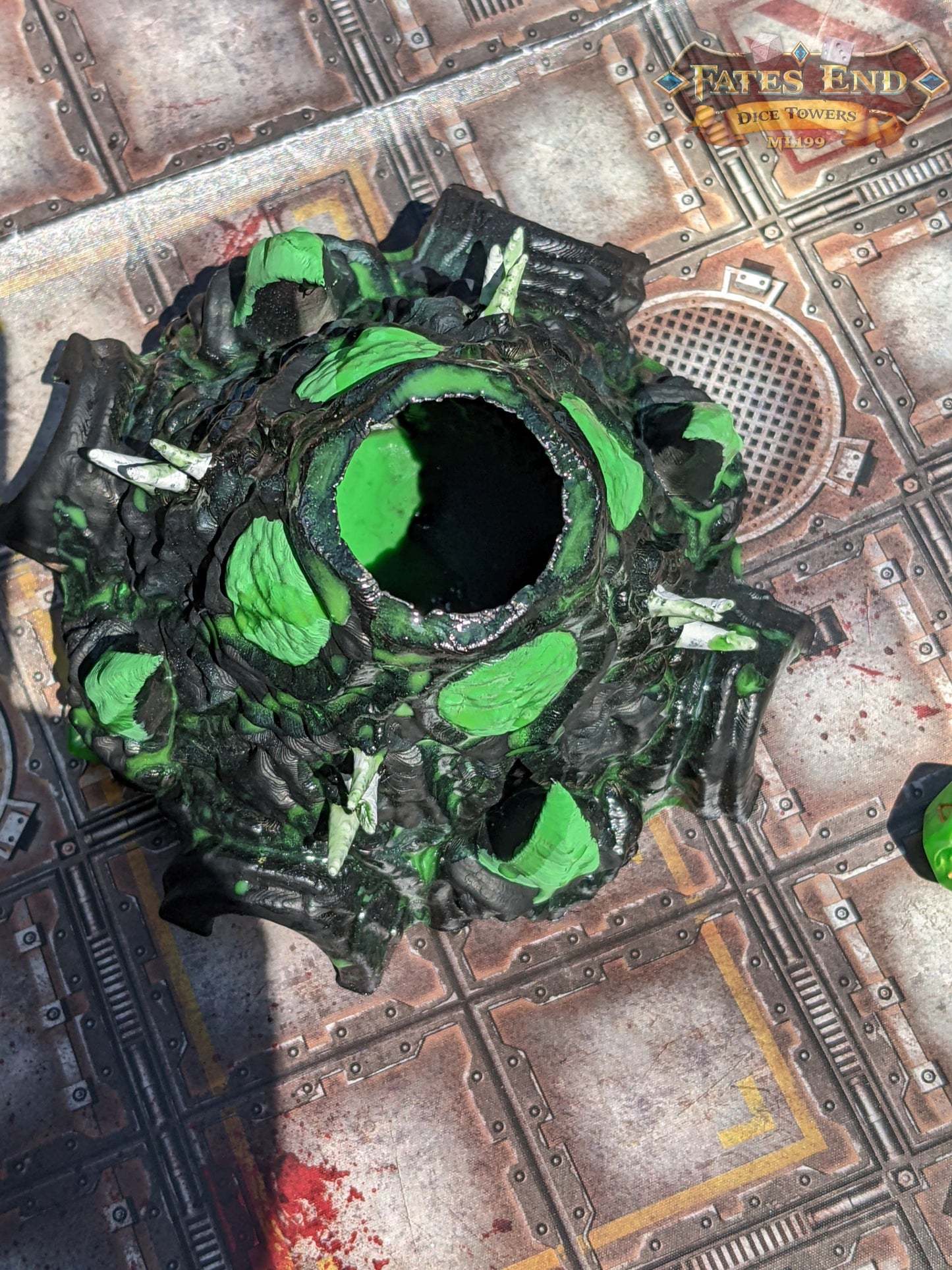 Alien Lifeform Sci-Fi 3D Printed Dice Jail | RPG Dice Vault | D20 Box | Player Gift - Encase Your Dice in the Dread of Deep Space Horror!